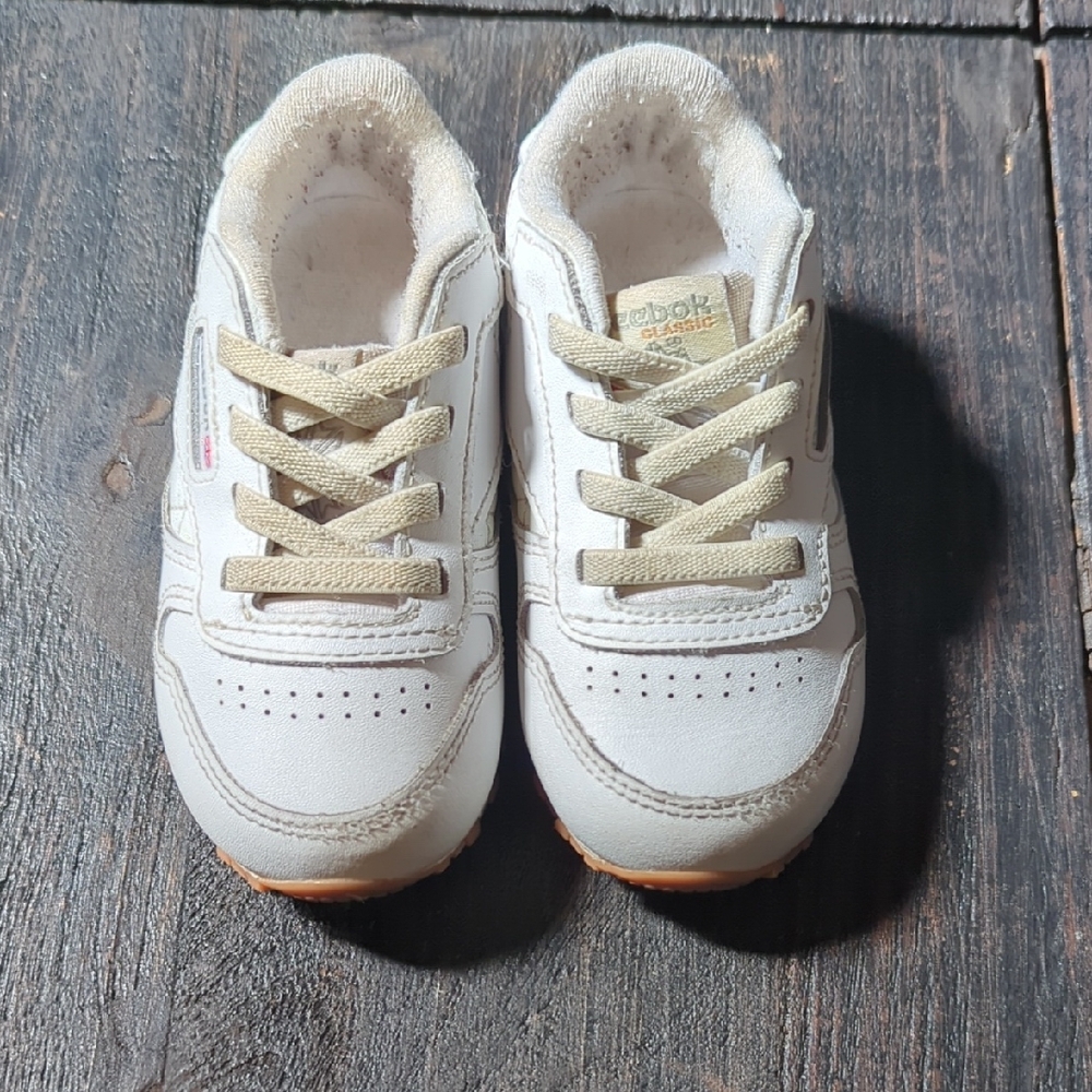 Reebok White Classic Sneakers Size 6